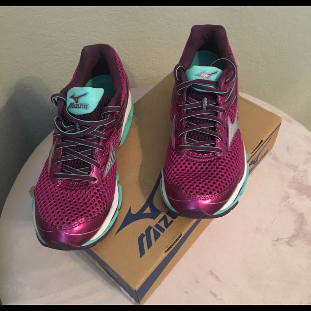 7.5 Wave Enigma Mizunos